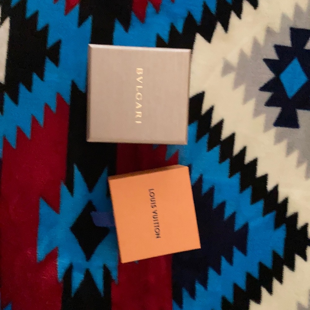 100% AUTHENTIC RING BOX